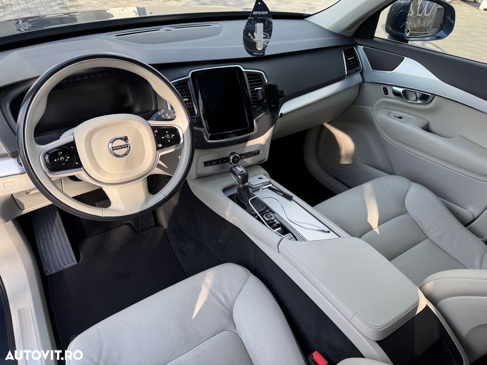 Volvo XC 90 D5 AWD Geartronic Momentum - 8