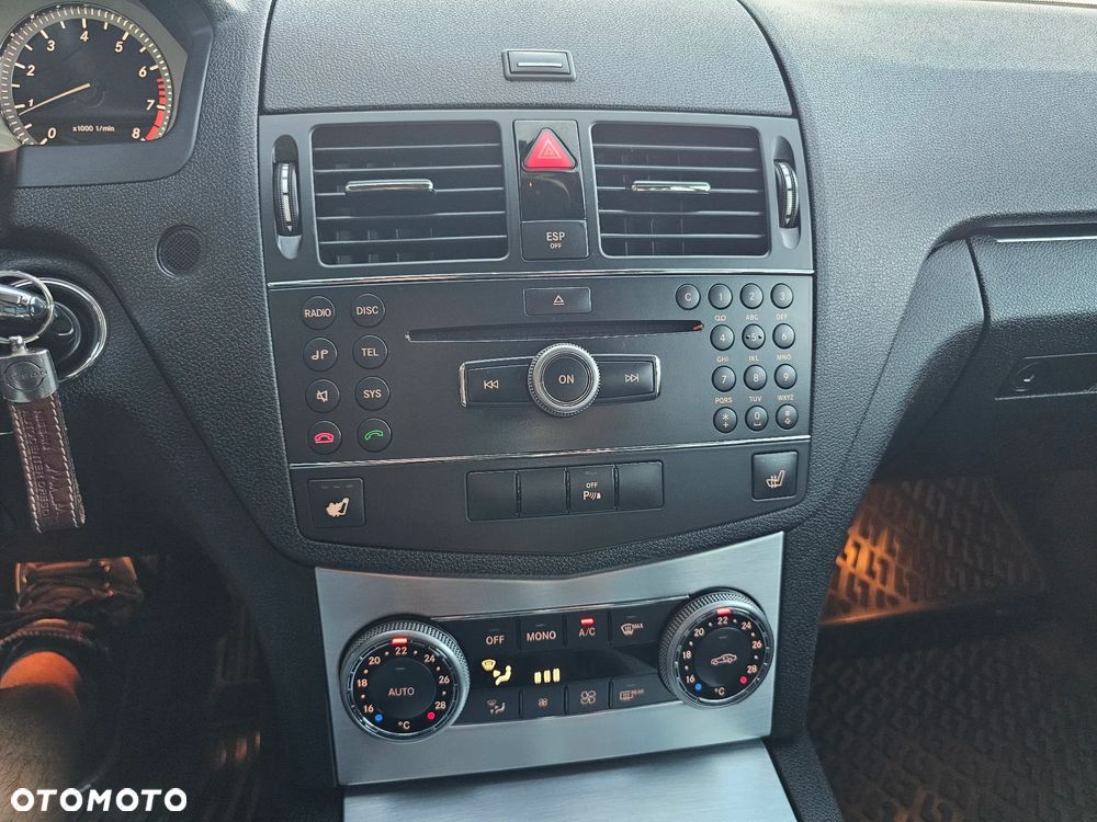 Mercedes-Benz Klasa C 200 7G-TRONIC Avantgarde Edition - 31