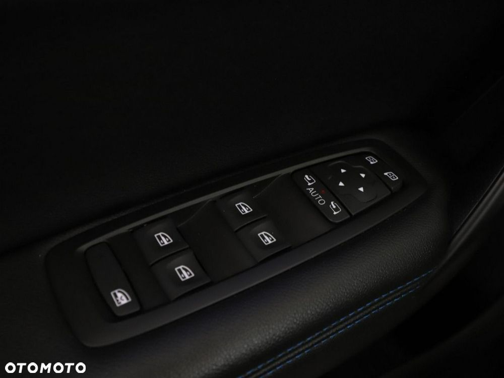 Renault Megane ENERGY TCe 205 EDC GT - 36