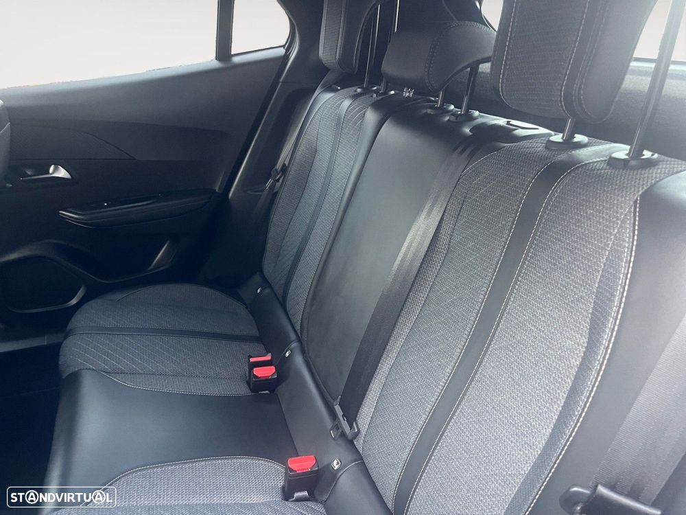 Peugeot 2008 1.2 PureTech Allure - 13