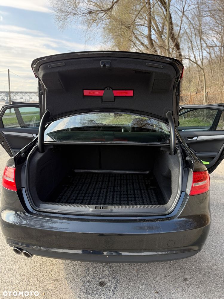 Audi A4 Limousine - 25