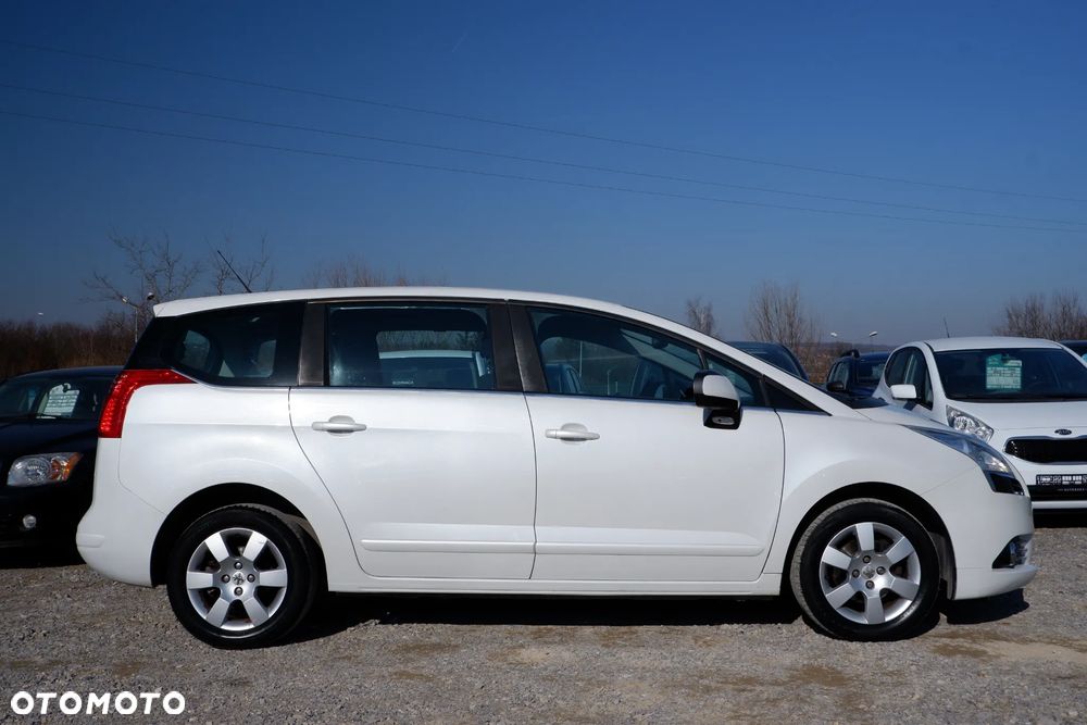 Peugeot 5008 HDI FAP 110 EGS6 Tendance - 30