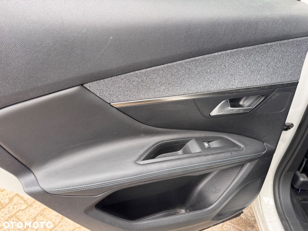 Peugeot 3008 PureTech 130 Stop & Start GPF Allure - 25