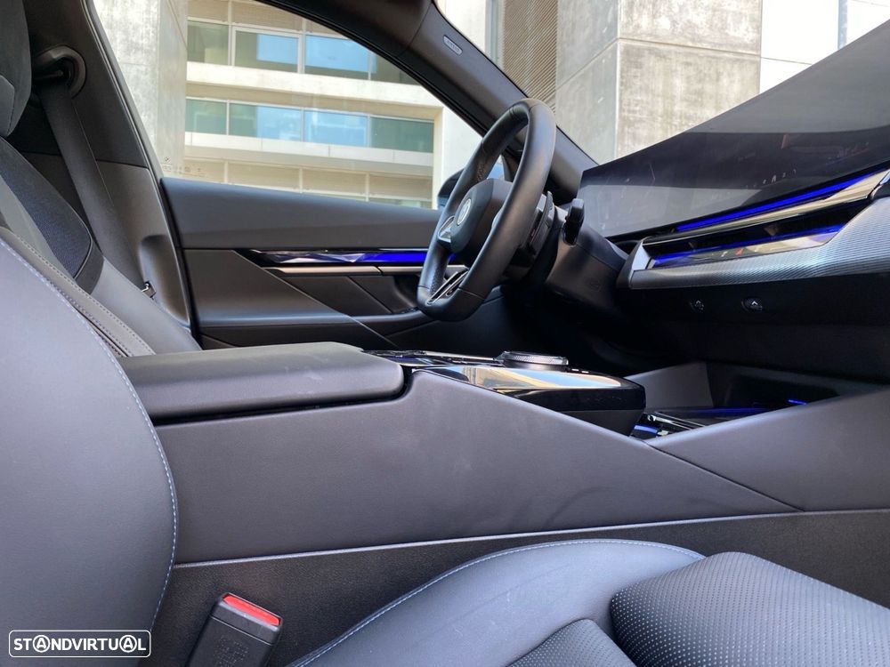 BMW 520 d Pack Desportivo M - 15