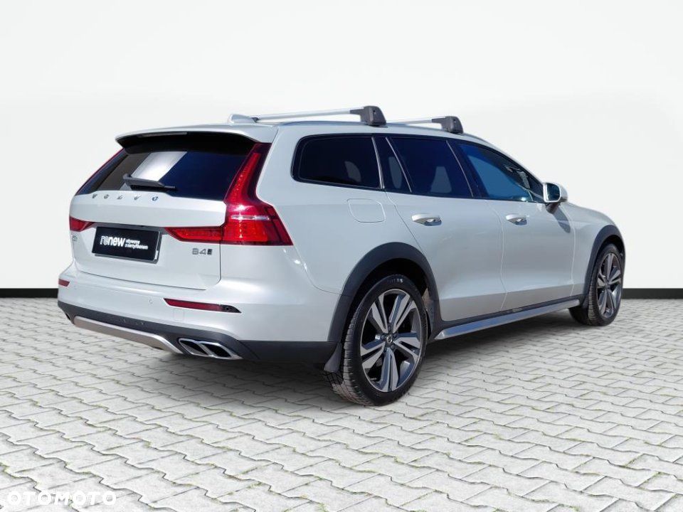 Volvo V60 Cross Country - 5