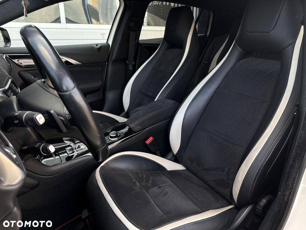 Infiniti Q30 2.0t Sport City Black AWD 7DCT - 11