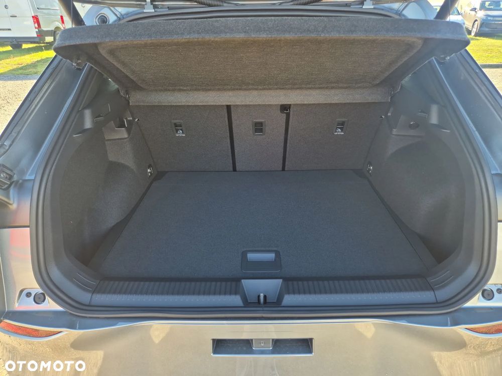 Volkswagen T-Roc 1.5 eTSI R-Line DSG - 17