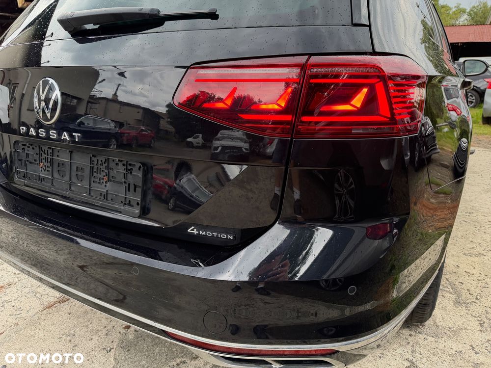 Volkswagen Passat Variant 2.0 TDI SCR DSG 4Motion Elegance - 13
