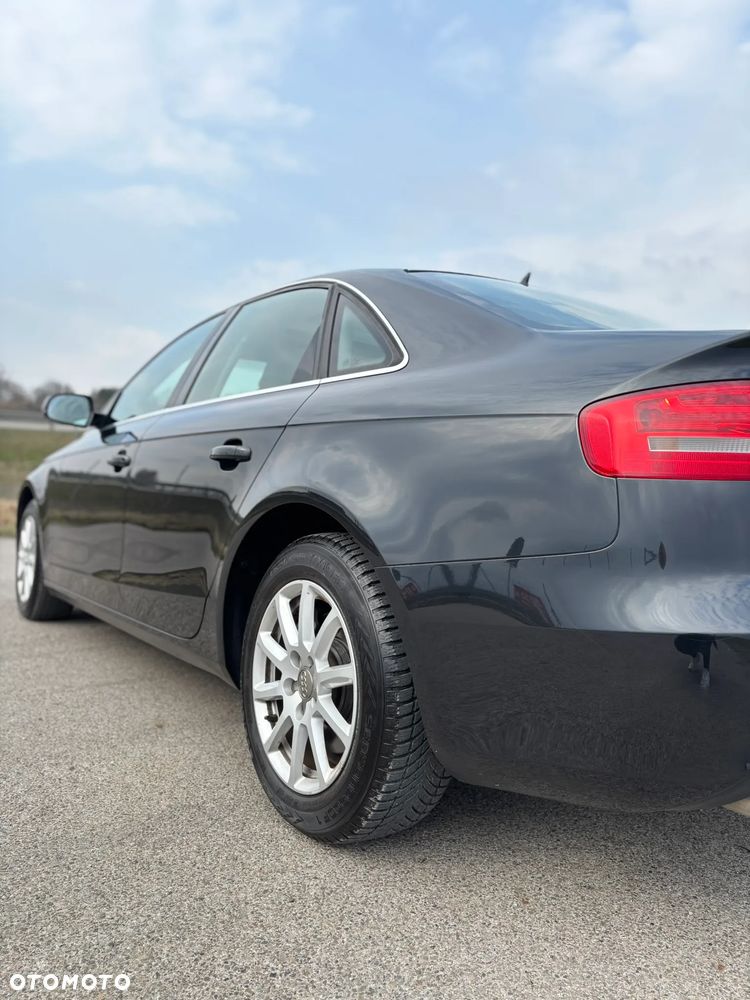 Audi A4 Limousine - 8