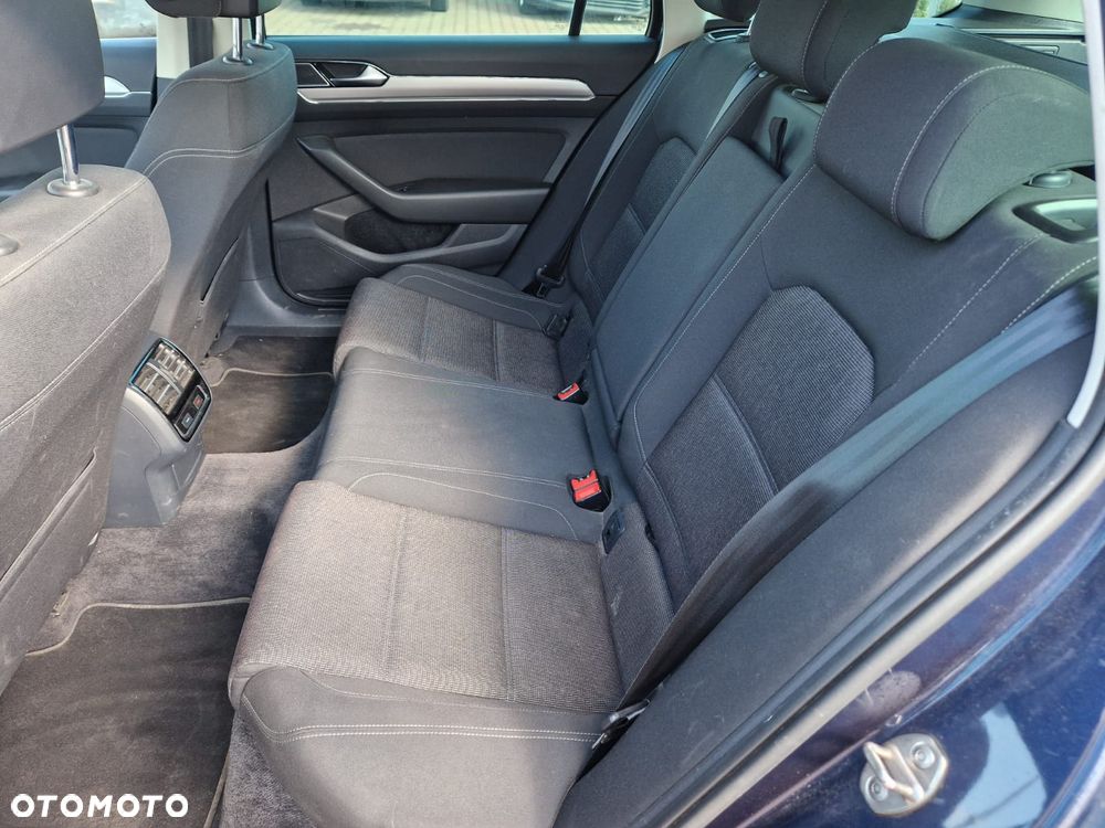 Volkswagen Passat 1.6 TDI (BlueMotion Technology) Comfortline - 18