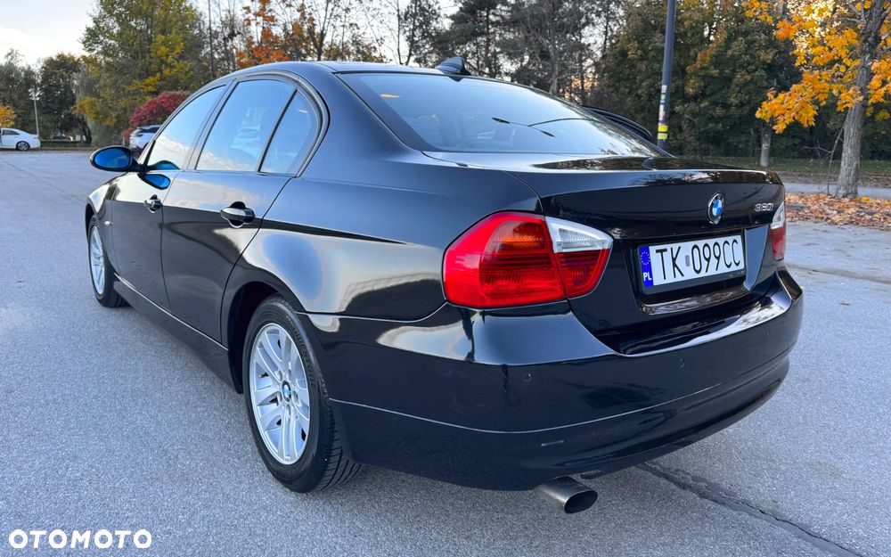 BMW Seria 3 318i - 5