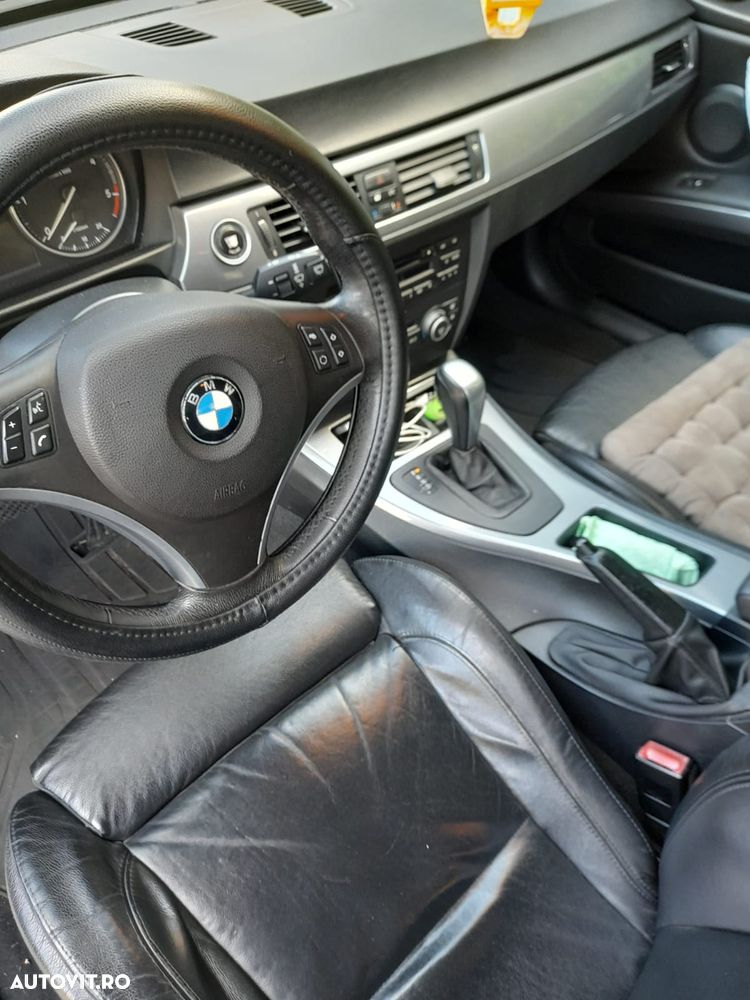 BMW Seria 3 320d DPF Cabrio Aut. - 3