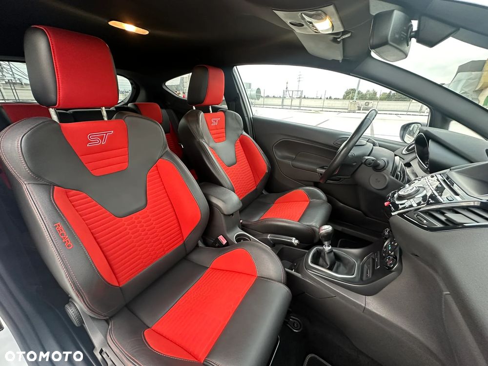 Ford Fiesta 1.6 EcoBoost ST - 10