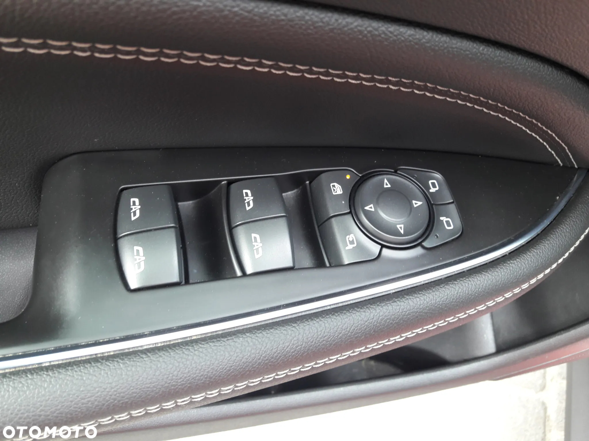 Opel Insignia 2.0 T 4x4 Exclusive S&S - 35
