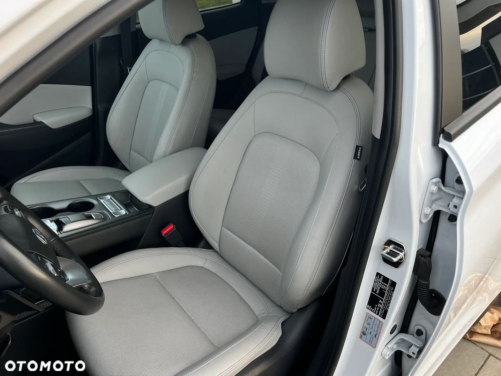 Hyundai Kona 64kWh Platinum - 17