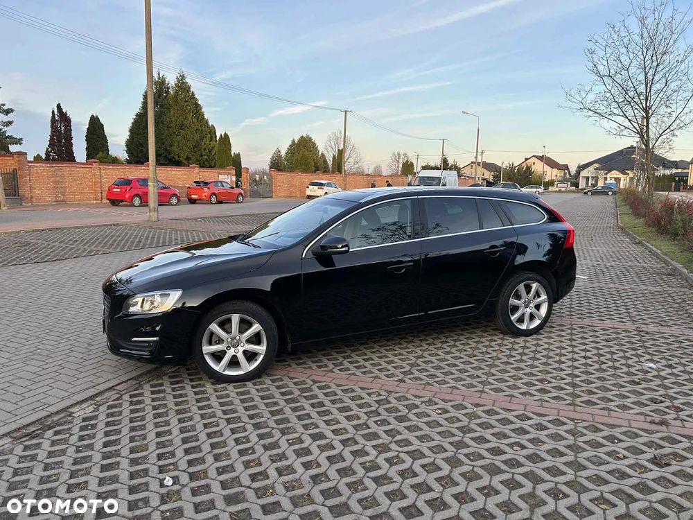 Volvo V60 T5 Drive-E Dynamic Edition (Momentum) - 3