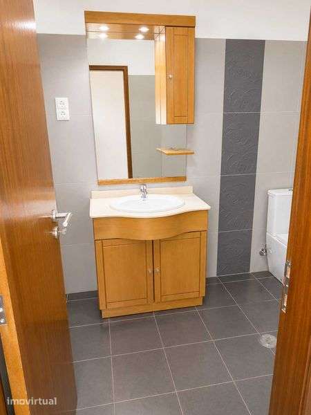 Apartamento T3 com Suite – Centro de Miranda do Corvo – 100 m² - Grande imagem: 5/7