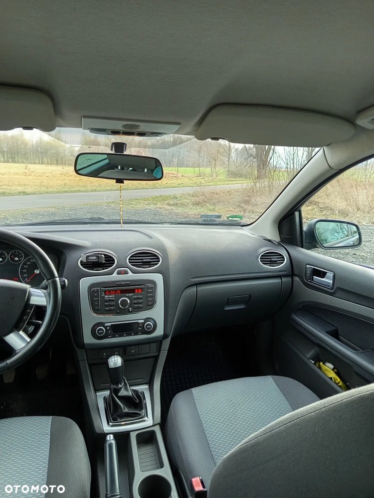 Ford Focus 1.6 TDCi Ambiente DPF - 19