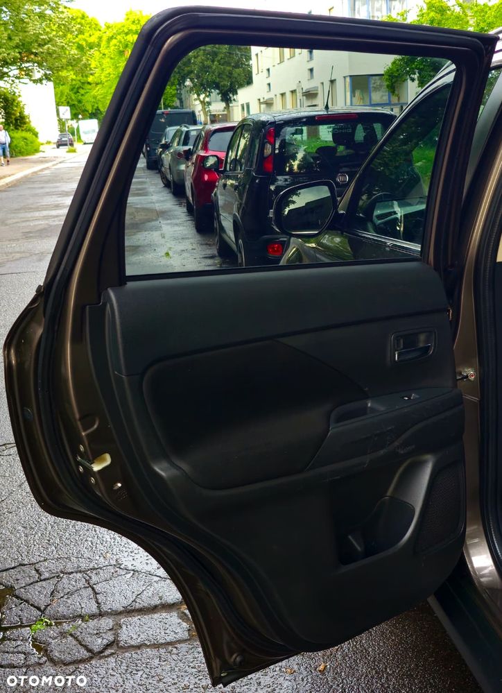 Mitsubishi Outlander 2.0 4WD CVT Edition+ - 16