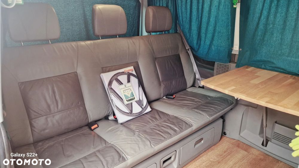 Volkswagen Multivan - 13
