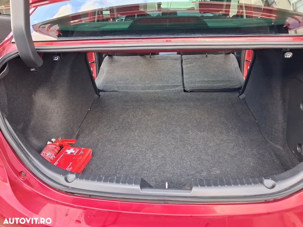 Mazda 3 G120 Revolution - 16