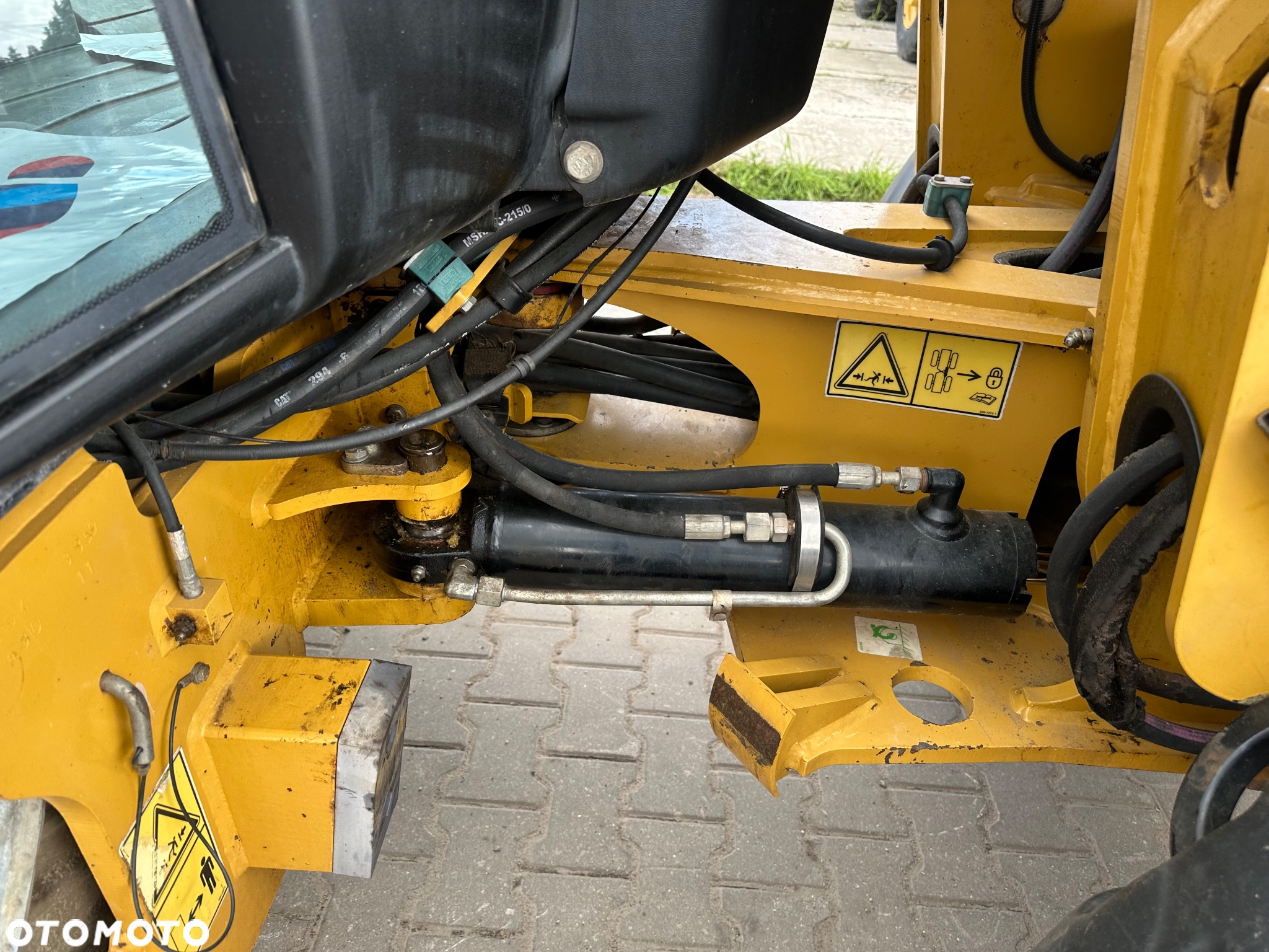 Caterpillar 906H - 10