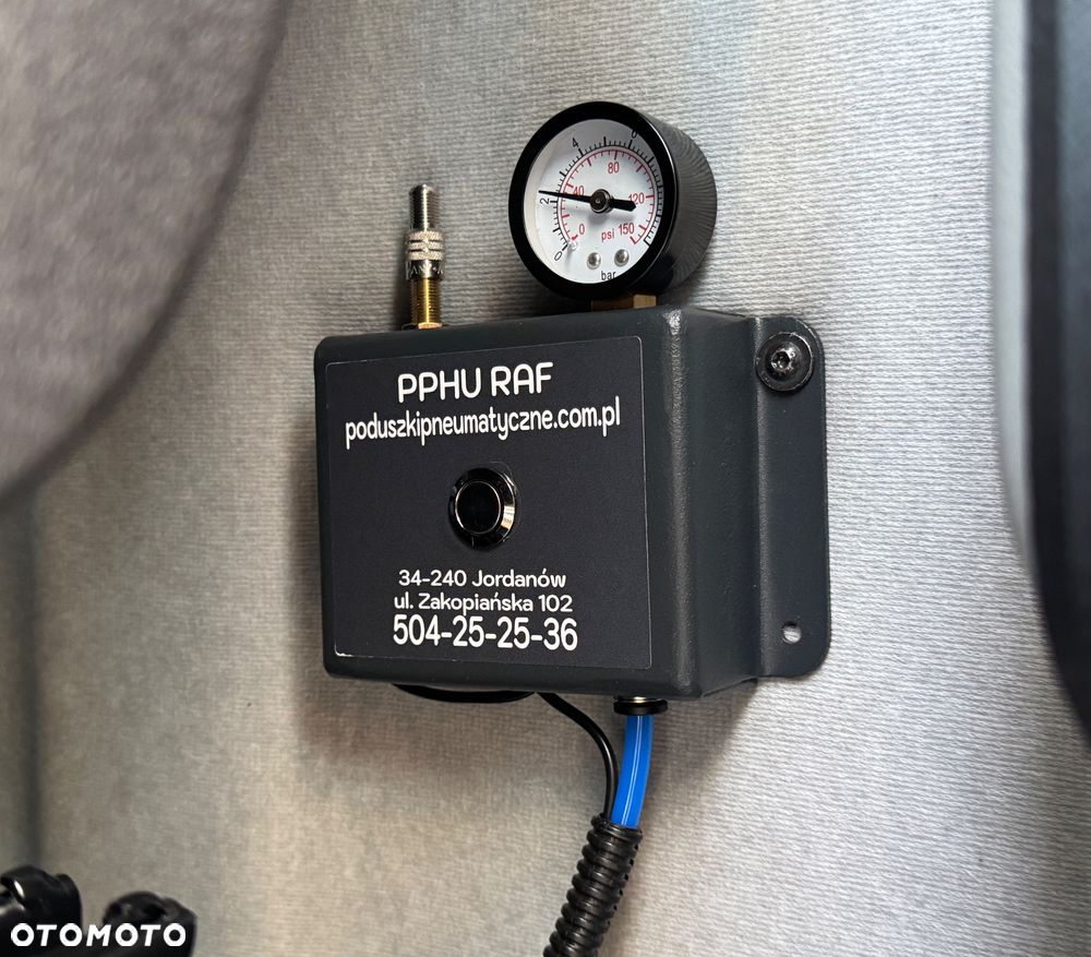 Iveco Daily 2022r‼️35S18‼️ 3.0 HI-MATIC Kontener 9 Palet Niski przebieg ‼️TEMPOMAT Aktywny Full LED Salon Polska Poduszki Pneumatyczne 4.50x2.20x2.20 z tyłu drzwi NAVI 3.5T Bogata Wersja Lekka zabudowa - 15