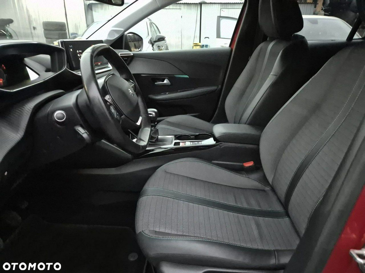 Peugeot 208 - 14