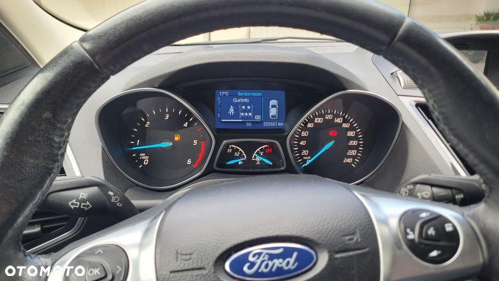 Ford Kuga 2.0 TDCi 2x4 Titanium - 36