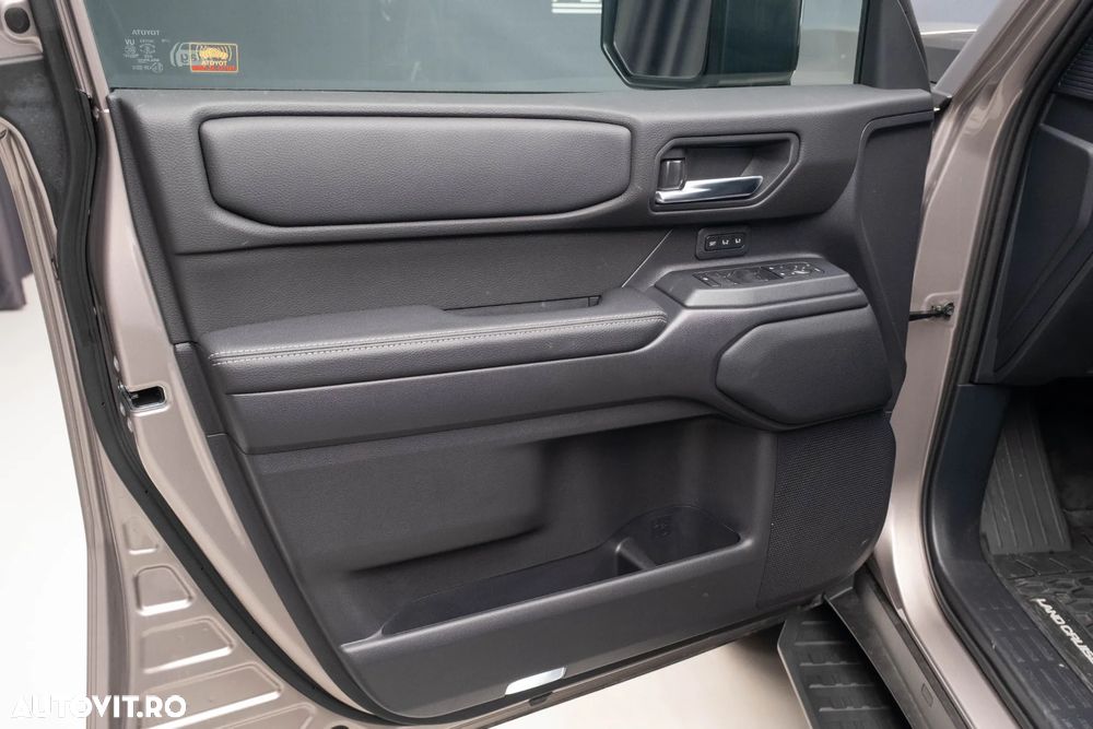 Toyota Land Cruiser - 9