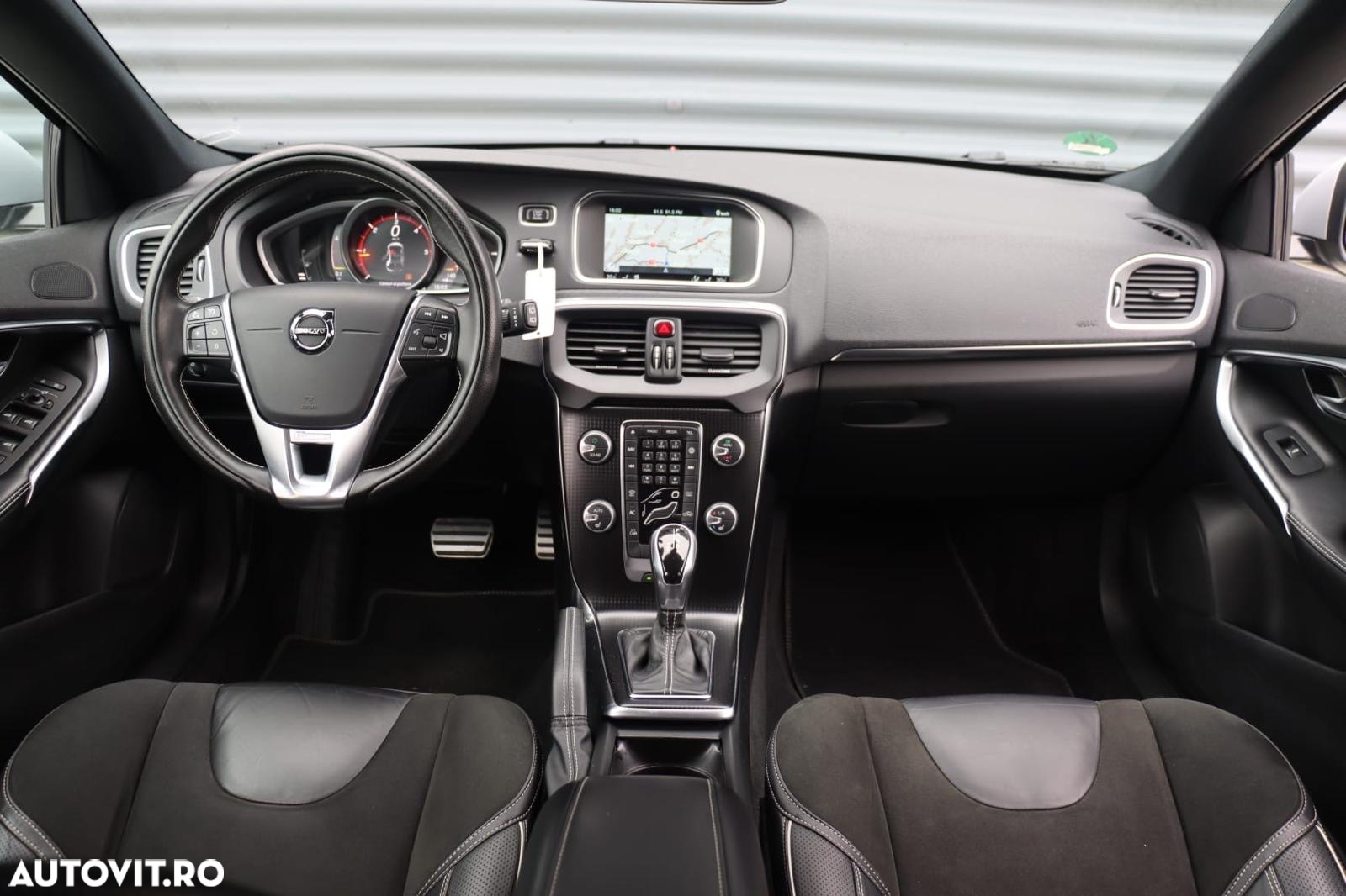 Volvo V40 D3 Geartronic RDesign - 2