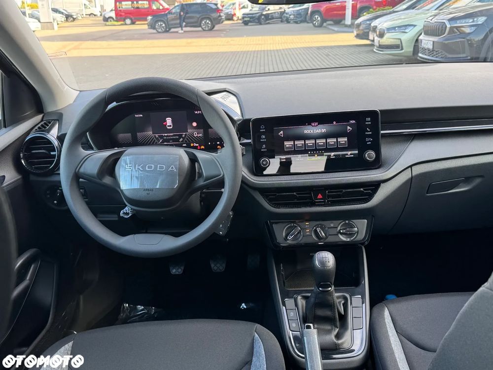 Skoda Fabia 1.0 Essence - 6