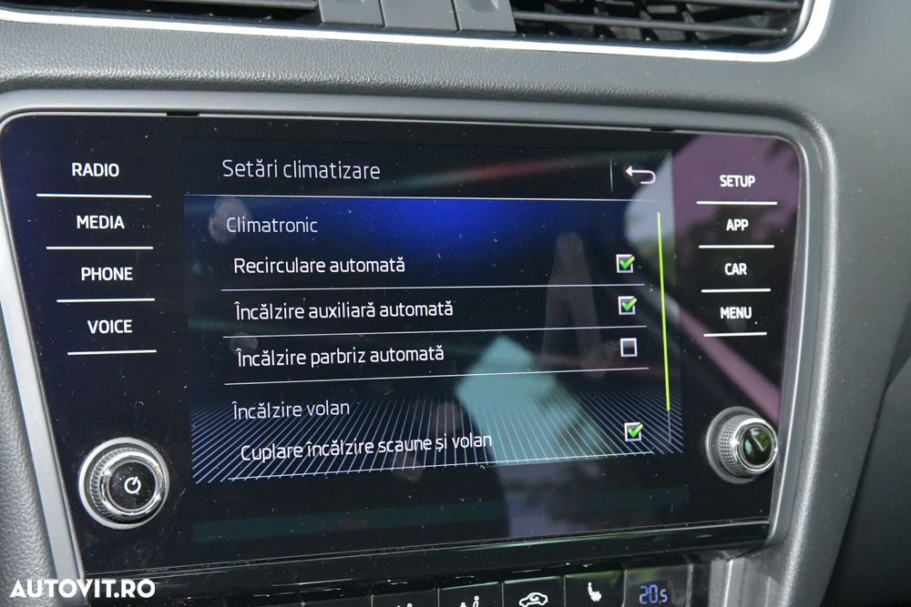 Skoda Octavia 2.0 TDI DSG 4X4 Style - 10