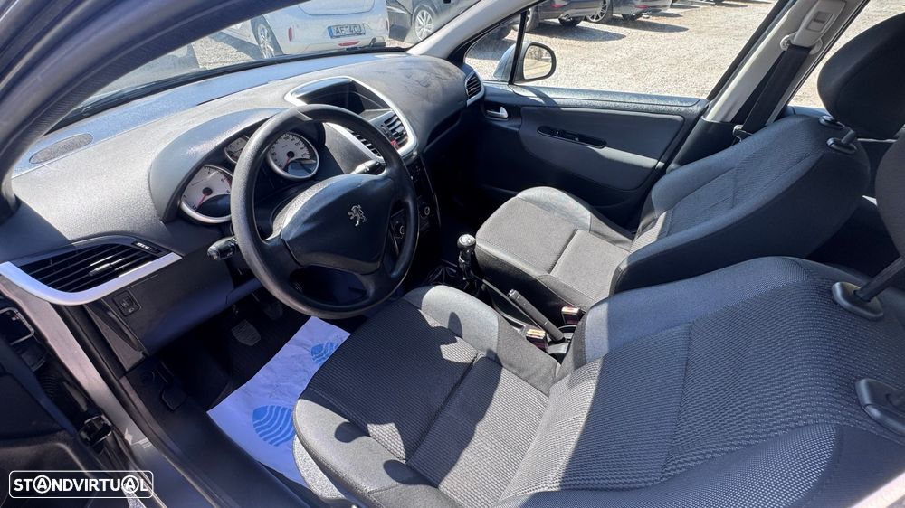 Peugeot 207 1.6 HDi Premium - 12