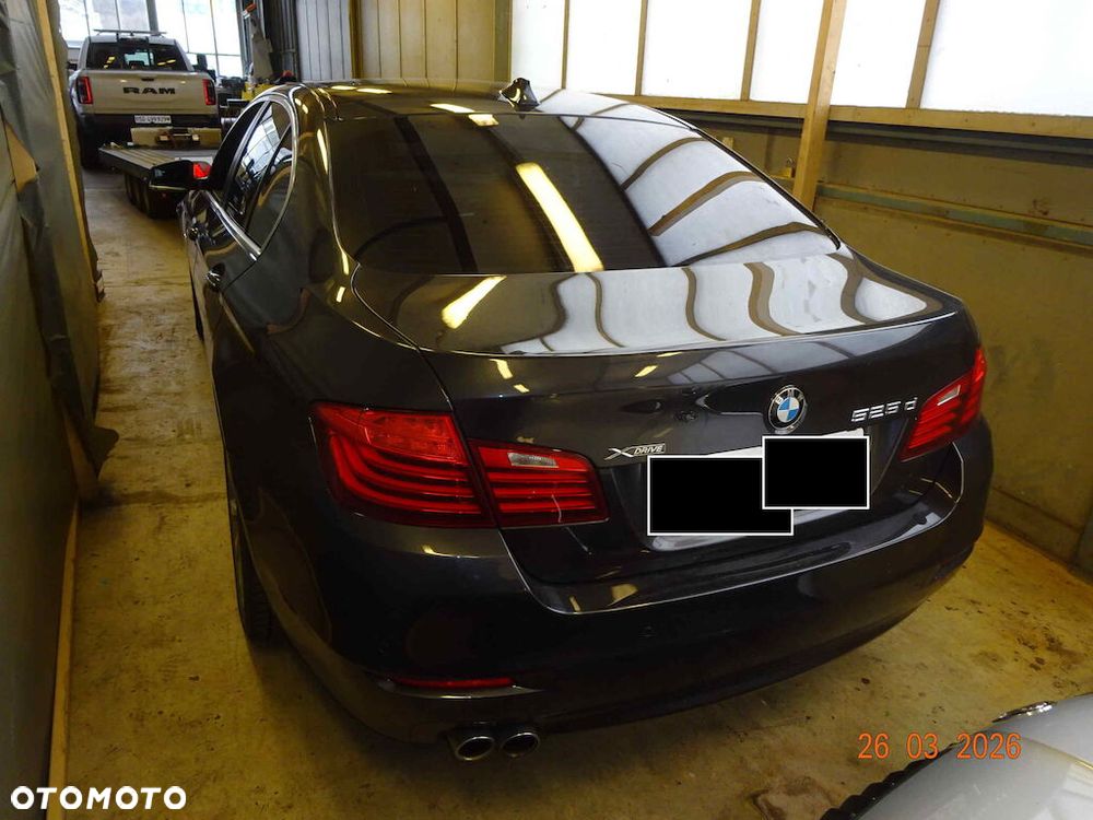 BMW Seria 5 525d Luxury Line