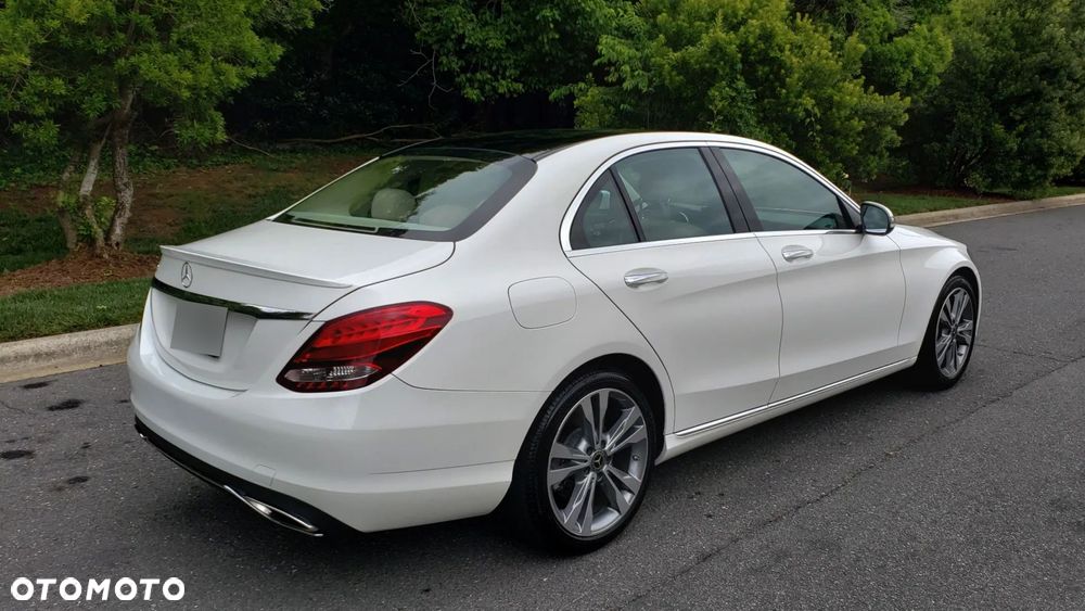 Mercedes-Benz Klasa C 300 9G-TRONIC AMG Line - 8