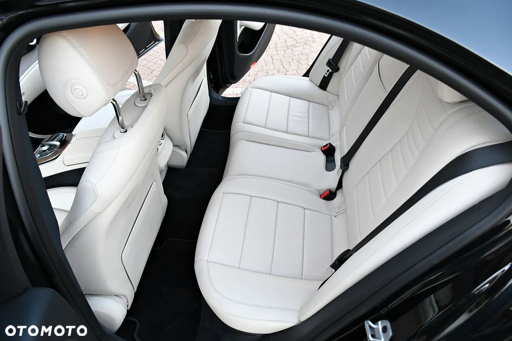 Mercedes-Benz Klasa E 220 d 4-Matic Business Edition 9G-TRONIC - 25