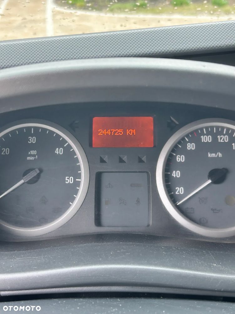 Opel Vivaro - 14