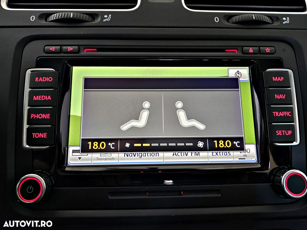 Volkswagen Golf 2.0 TDI DPF Highline - 27