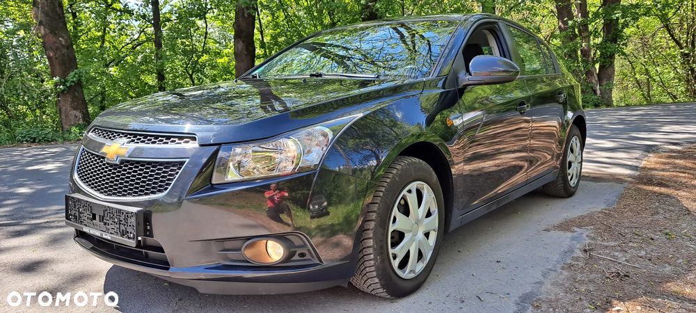 Chevrolet Cruze 1.6 LS+ - 15