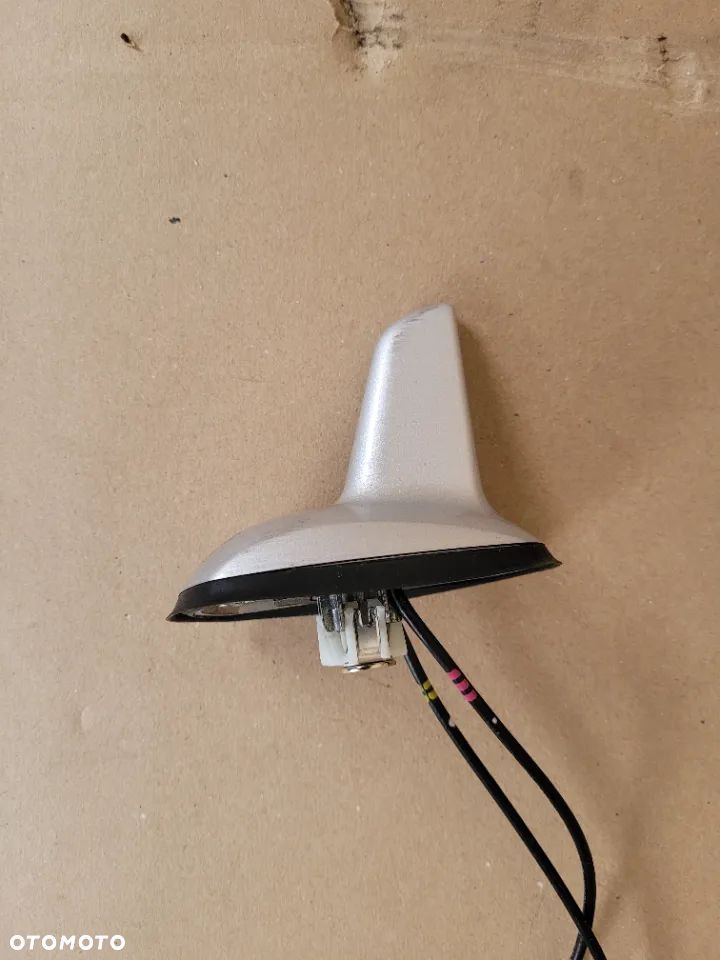 ANTENA DACHOWA GPS MERCEDES W211 W212 W219 A2118205575 - 4