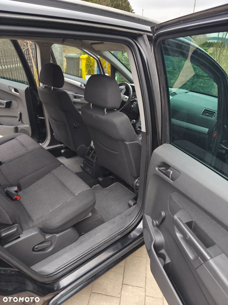 Opel Zafira - 10