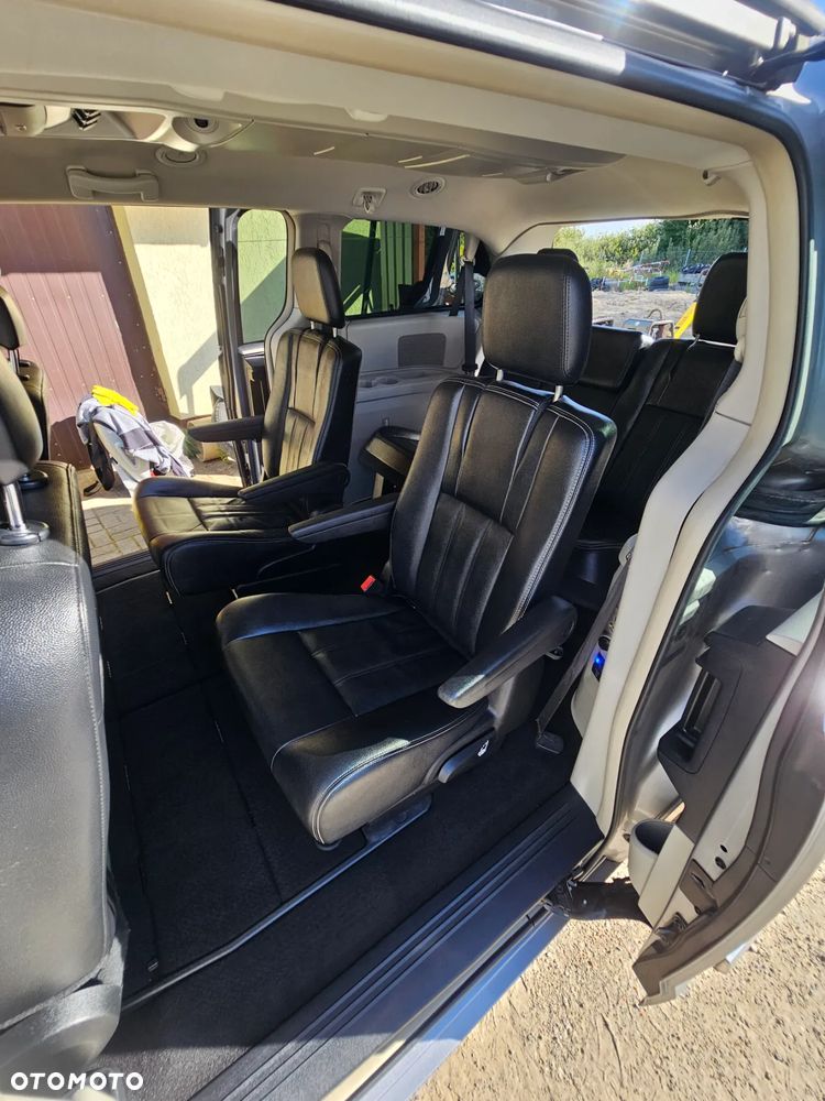 Chrysler Town & Country 3.6 Touring - 27