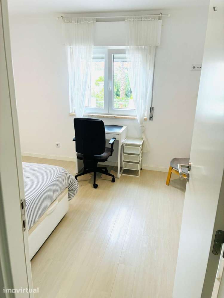 Quarto - localizado em Carcavelos Lisbon - Grande imagem: 5/20