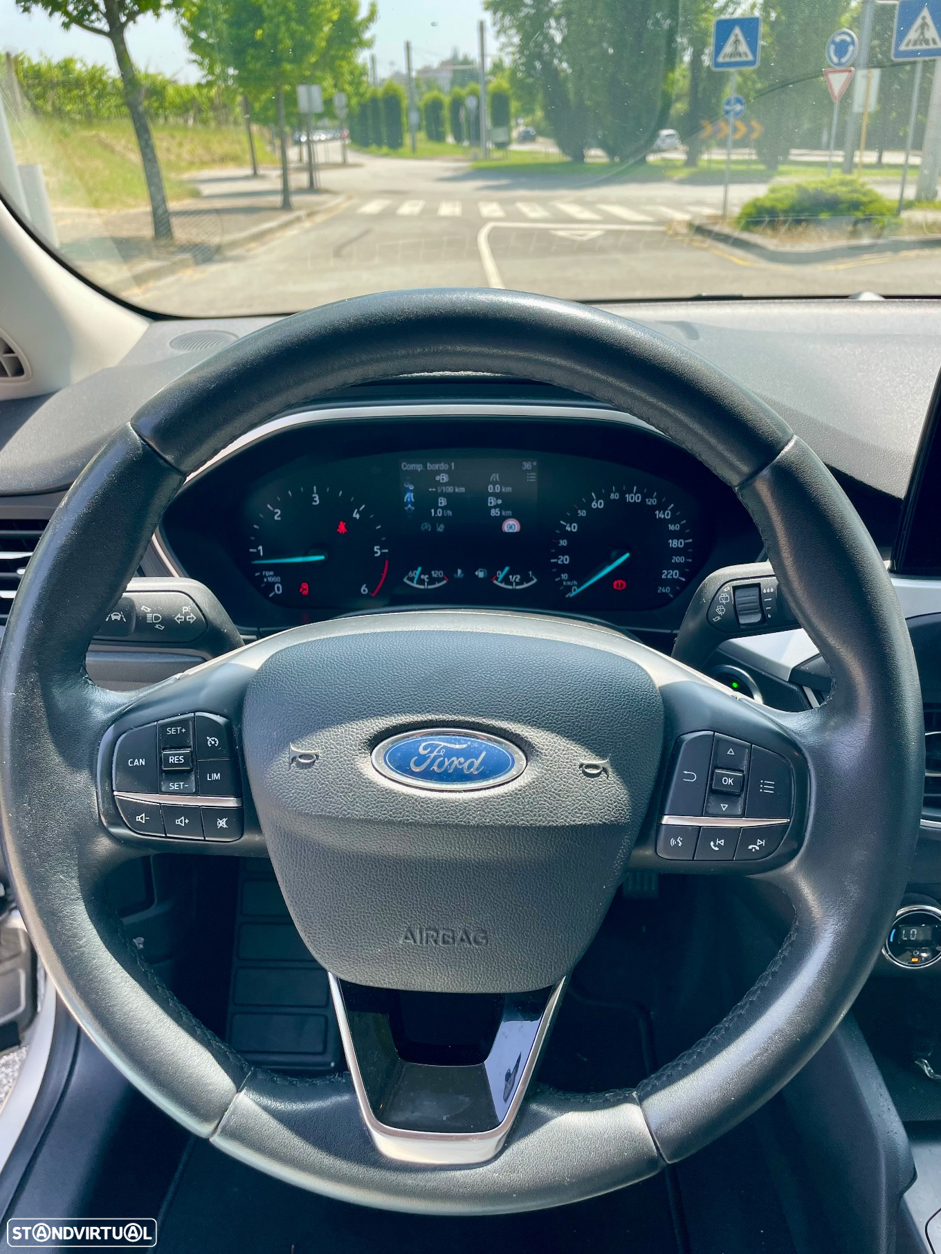 Ford Focus SW 1.5 TDCi EcoBlue Active - 18
