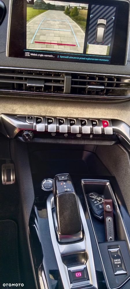 Peugeot 3008 Hybrid4 300 e-EAT8 GT - 18