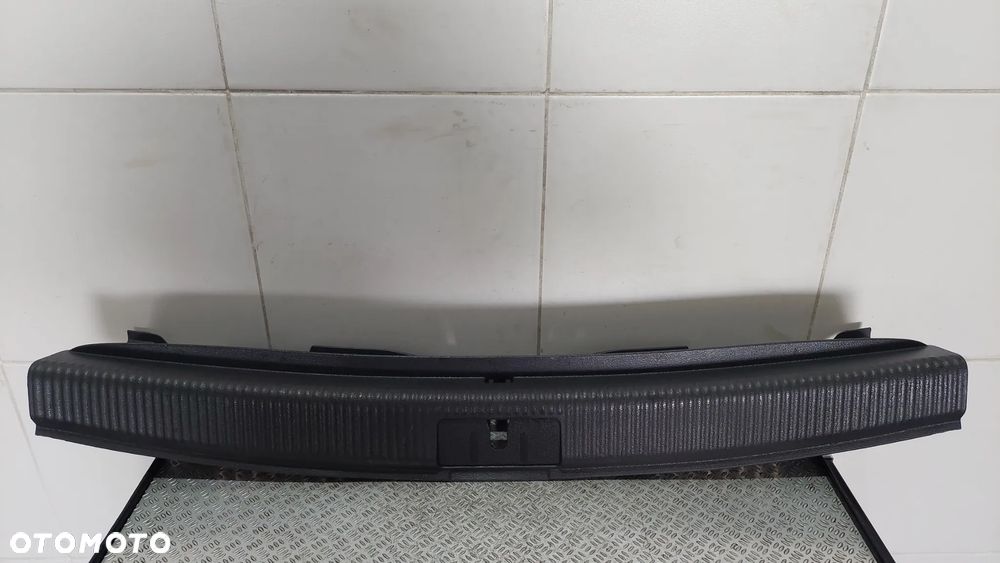 OSŁONA PASA TYŁ BAGAŻNIKA VW GOLF V PLUS R2005 NR 5M0863459 - 2