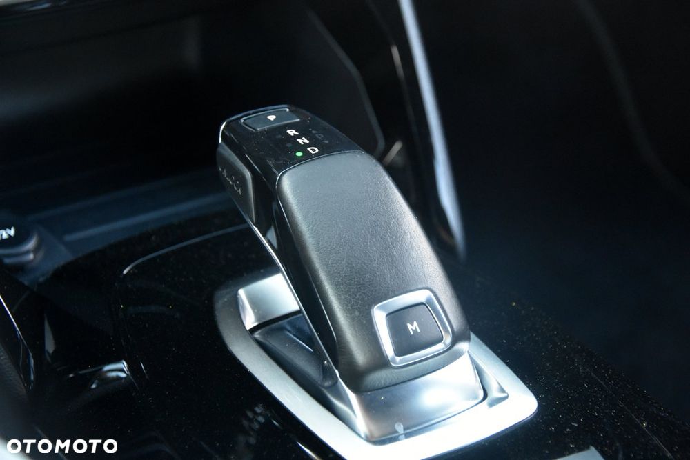 Peugeot 2008 PureTech 130 EAT8 GT - 38