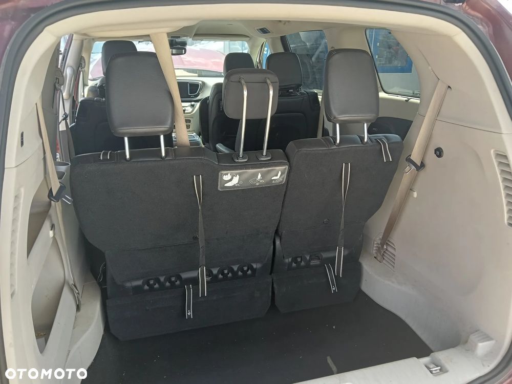 Chrysler Pacifica - 17