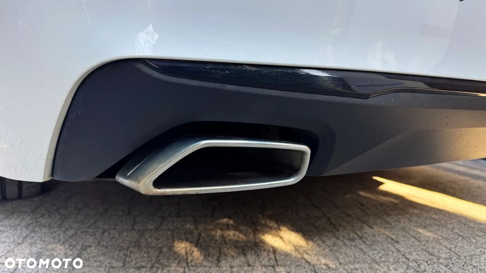BMW Seria 5 520d Sport Line - 9